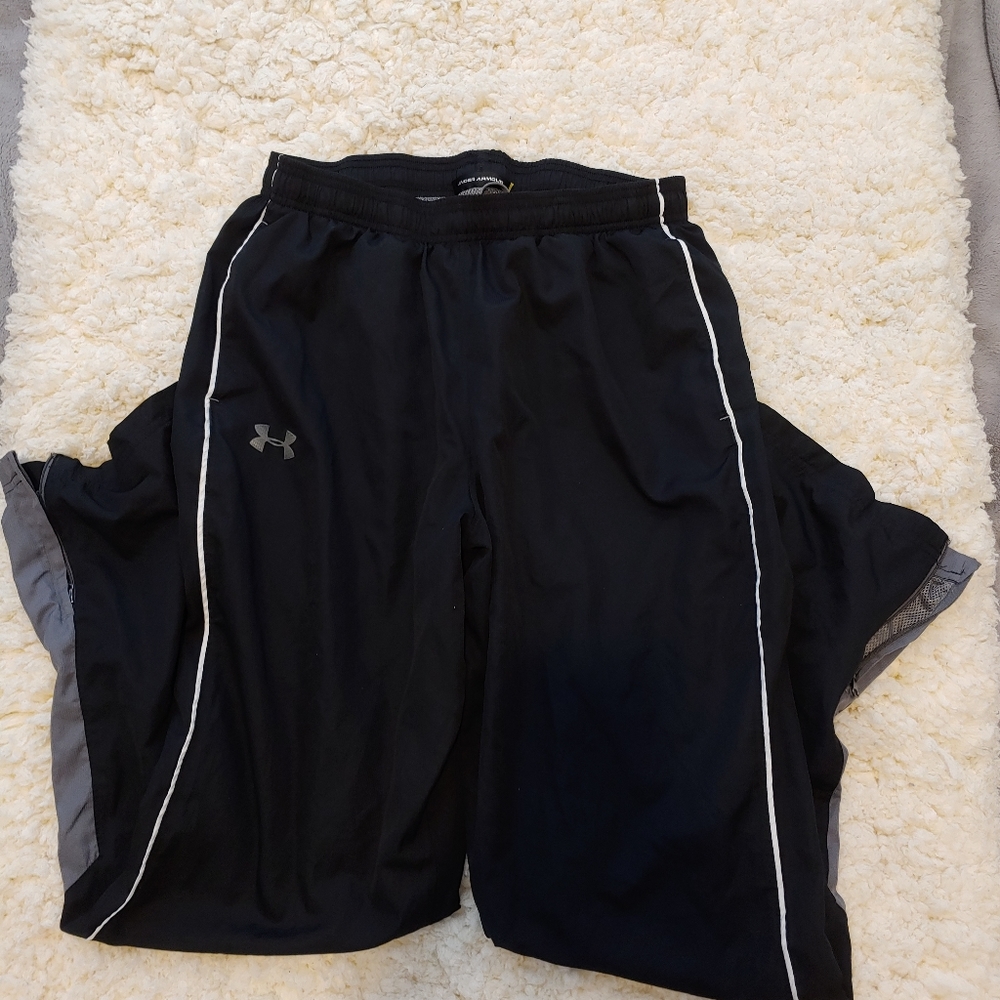 Men's Under Armour warm up pants